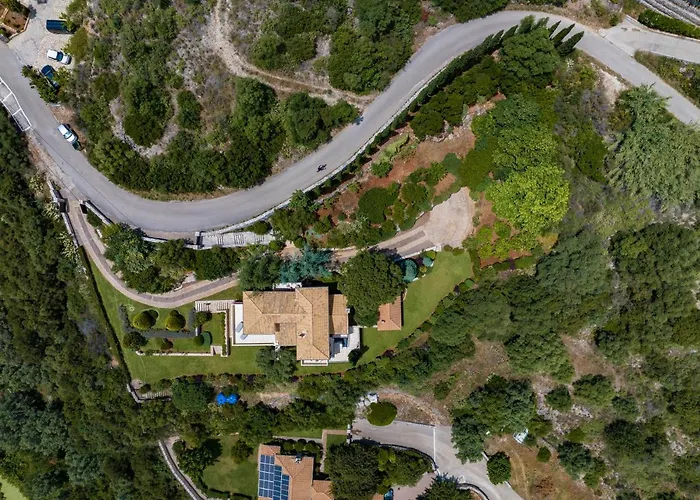 Pera Villa