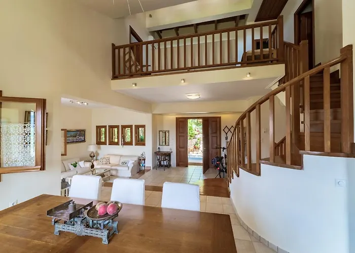 Pera Villa *