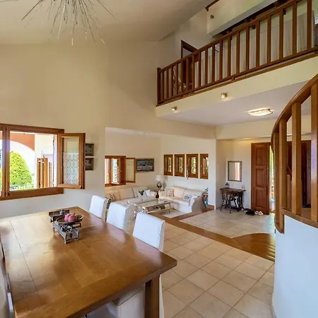 Pera Villa
