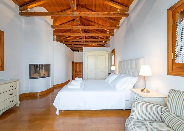 Pera Villa *
